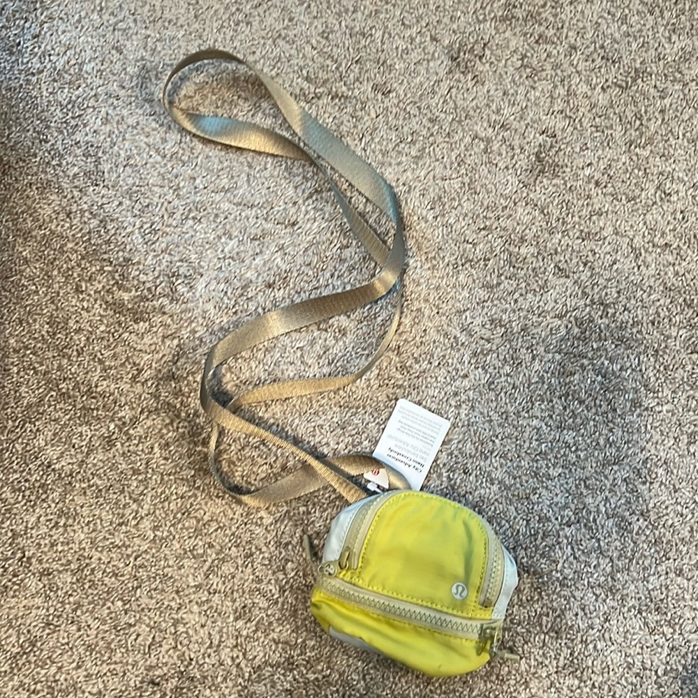 Lululemon city adventurer nano crossbody